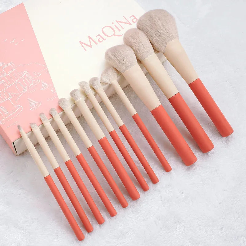 Kit Completo para maquiagem com pincéis, esponjas e blush!